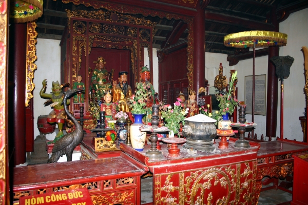 Autel Temple Ngoc Son 